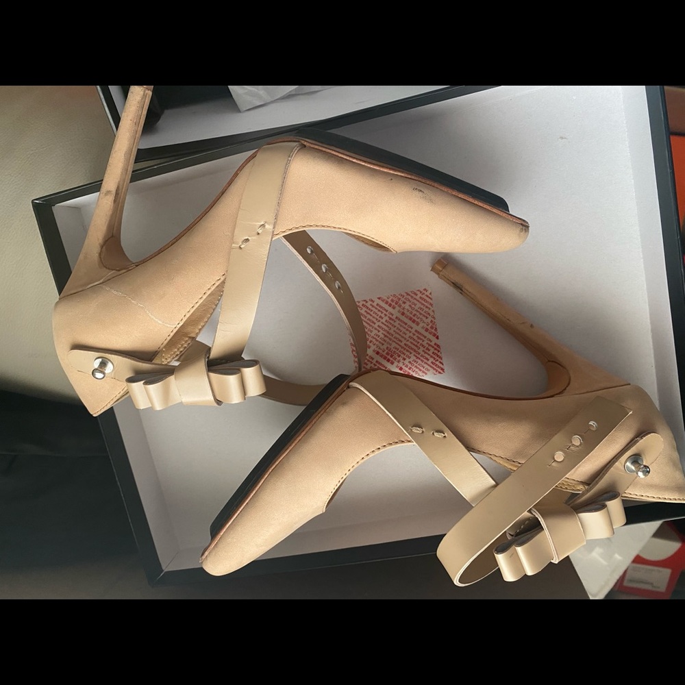 LAMB Nadeen Nude pumps. New